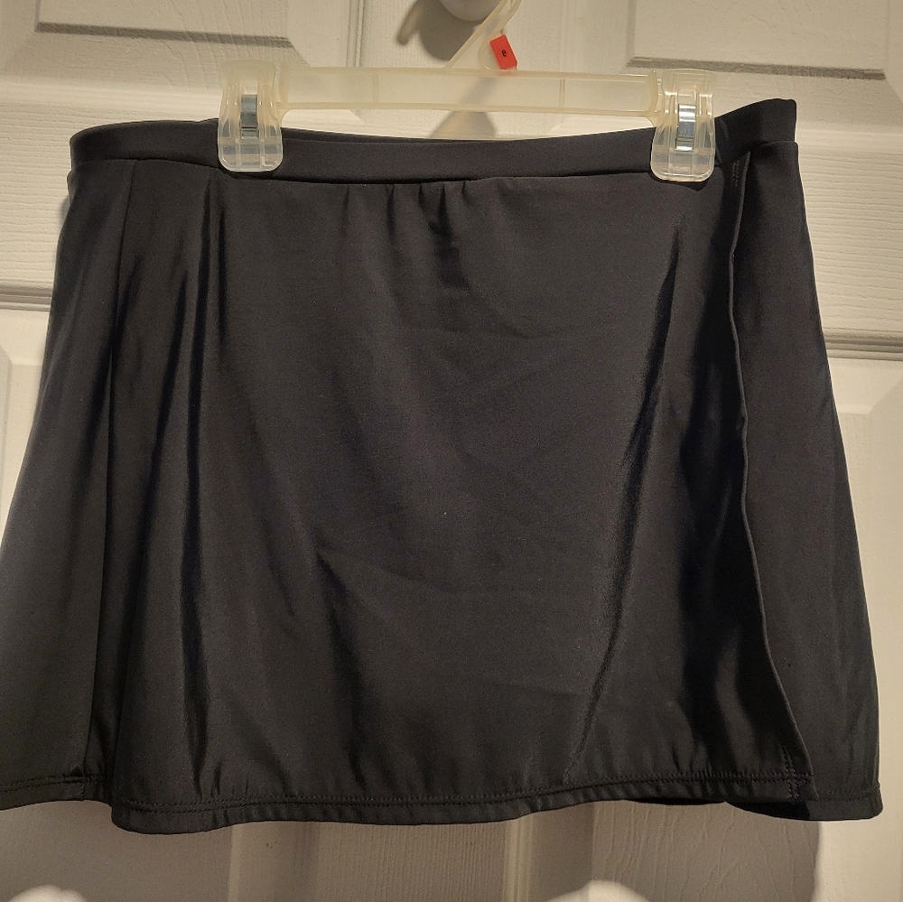 Black Mini Skirt With Shorts Size 10 NWT
